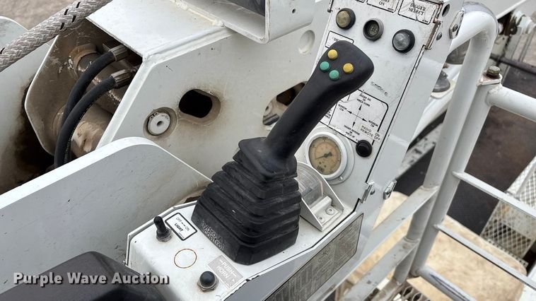 image for item ED2432 2012 Freightliner Business Class M2 digger derrick truck