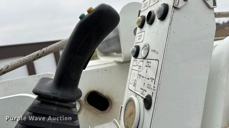 image for item ED2432 2012 Freightliner Business Class M2 digger derrick truck