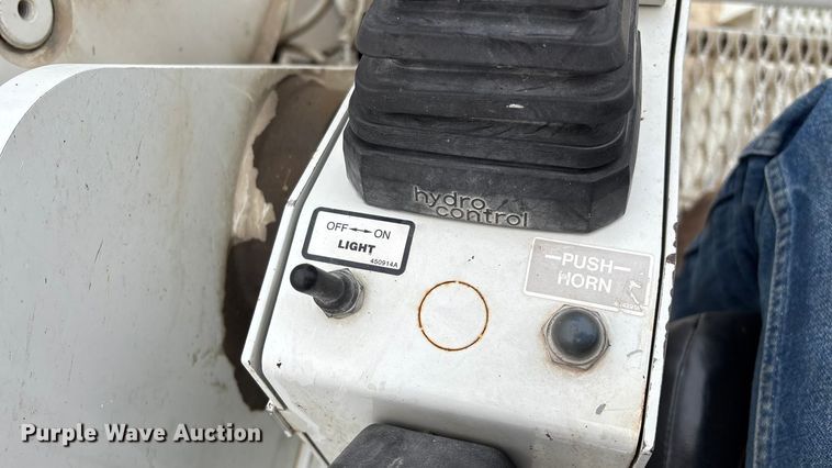 image for item ED2432 2012 Freightliner Business Class M2 digger derrick truck