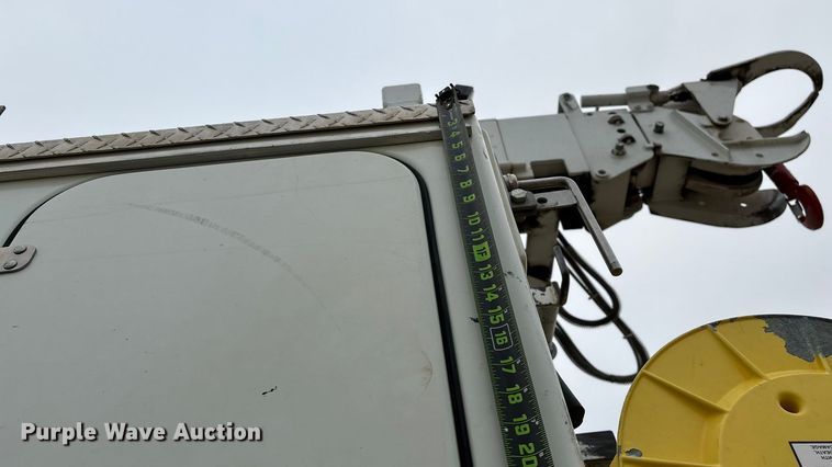 image for item ED2432 2012 Freightliner Business Class M2 digger derrick truck
