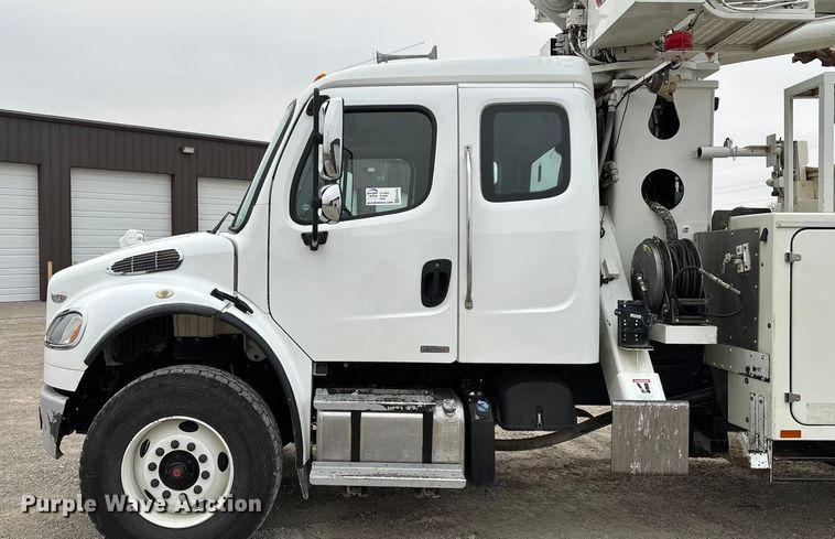image for item ED2432 2012 Freightliner Business Class M2 digger derrick truck