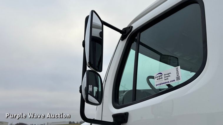 image for item ED2432 2012 Freightliner Business Class M2 digger derrick truck