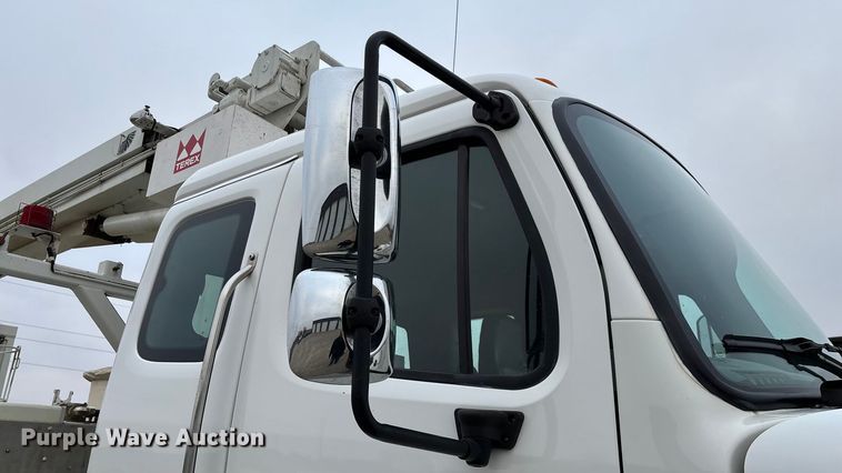 image for item ED2432 2012 Freightliner Business Class M2 digger derrick truck