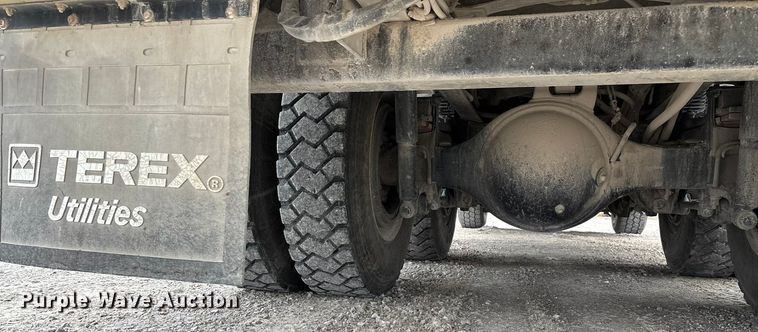 image for item ED2432 2012 Freightliner Business Class M2 digger derrick truck