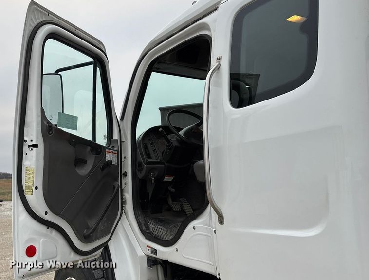image for item ED2432 2012 Freightliner Business Class M2 digger derrick truck