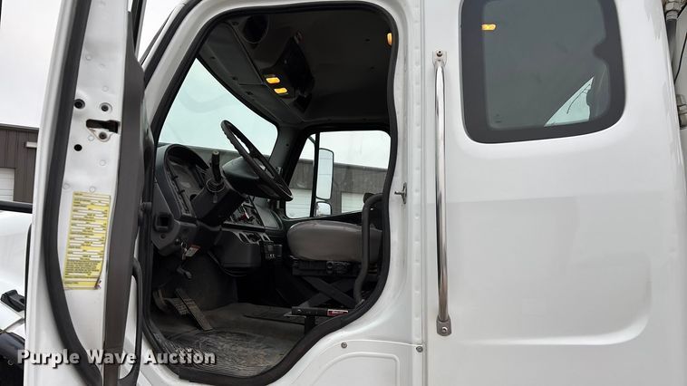 image for item ED2432 2012 Freightliner Business Class M2 digger derrick truck