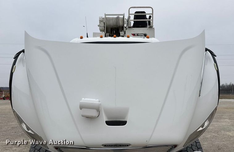 image for item ED2432 2012 Freightliner Business Class M2 digger derrick truck