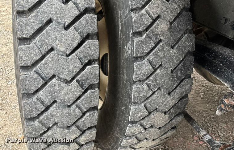 image for item ED2432 2012 Freightliner Business Class M2 digger derrick truck