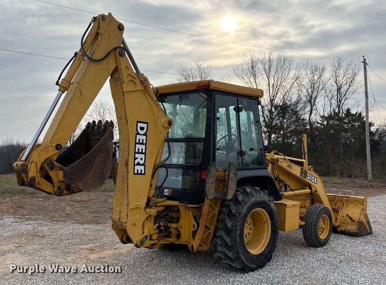 image for item ED2444 1999 John Deere 310E backhoe