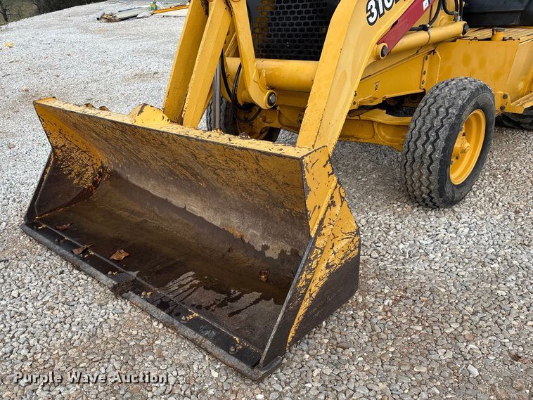 image for item ED2444 1999 John Deere 310E backhoe
