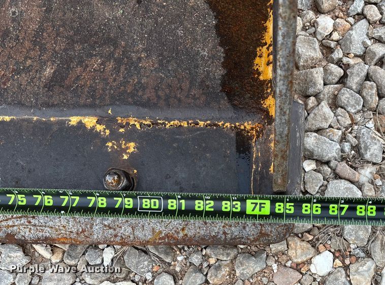 image for item ED2444 1999 John Deere 310E backhoe