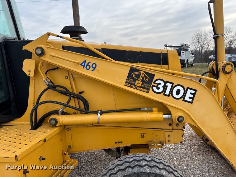 image for item ED2444 1999 John Deere 310E backhoe