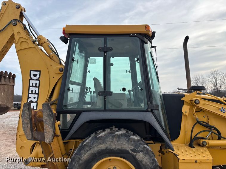 image for item ED2444 1999 John Deere 310E backhoe