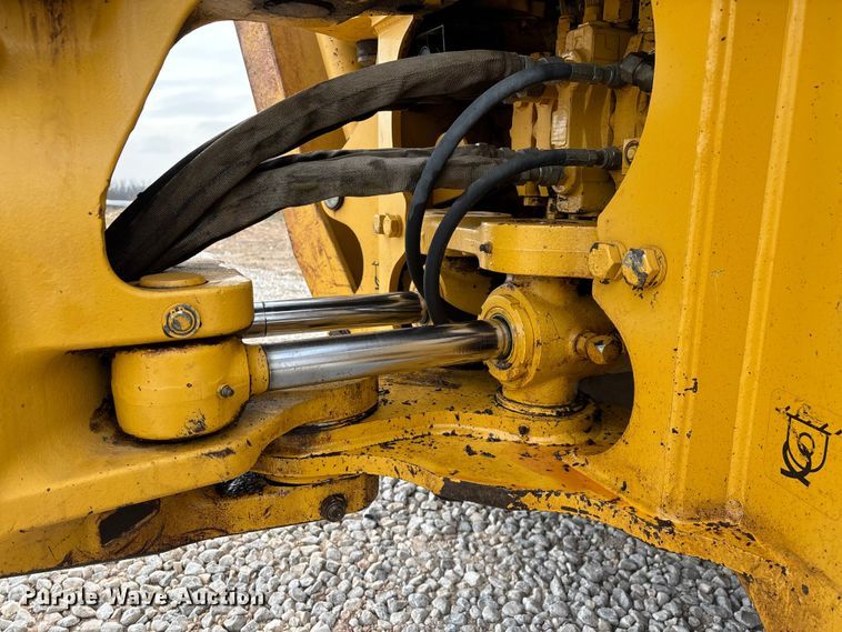 image for item ED2444 1999 John Deere 310E backhoe