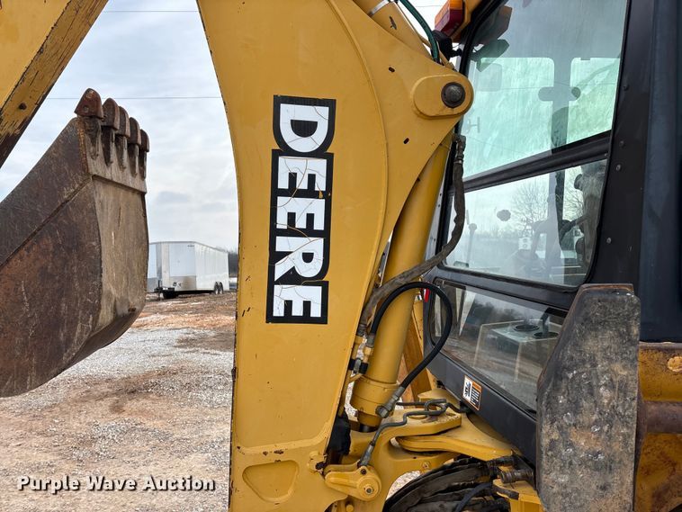 image for item ED2444 1999 John Deere 310E backhoe