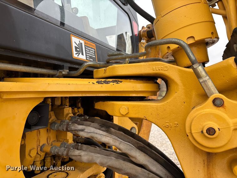 image for item ED2444 1999 John Deere 310E backhoe