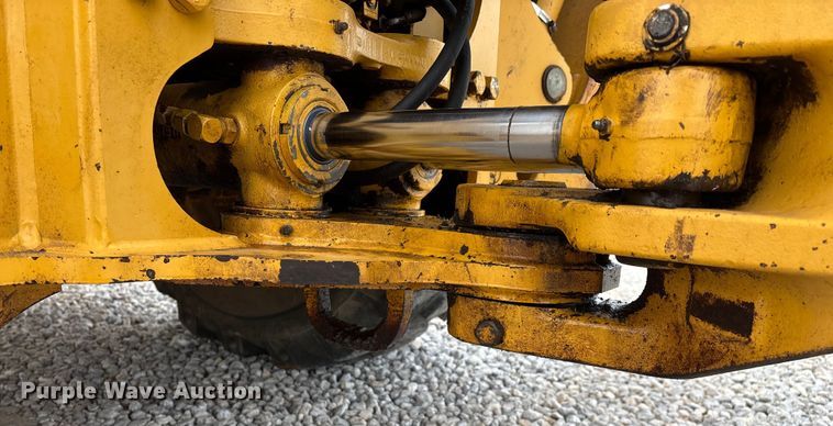image for item ED2444 1999 John Deere 310E backhoe