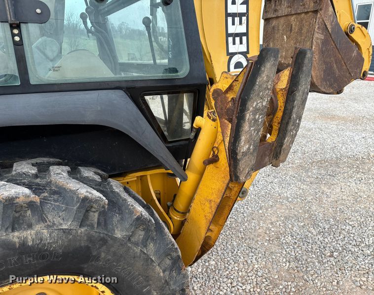 image for item ED2444 1999 John Deere 310E backhoe