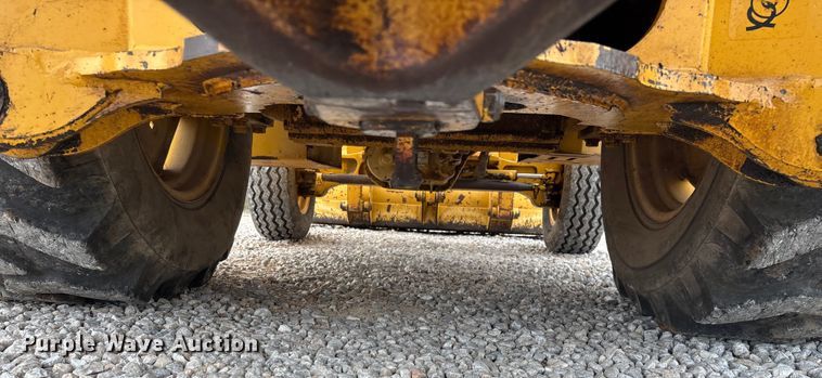 image for item ED2444 1999 John Deere 310E backhoe