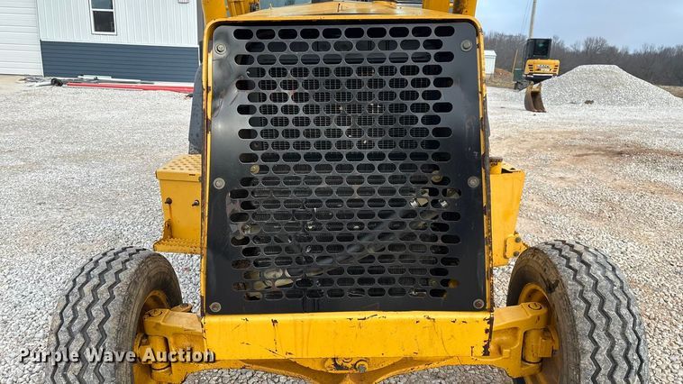 image for item ED2444 1999 John Deere 310E backhoe