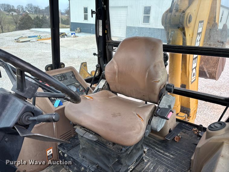 image for item ED2444 1999 John Deere 310E backhoe