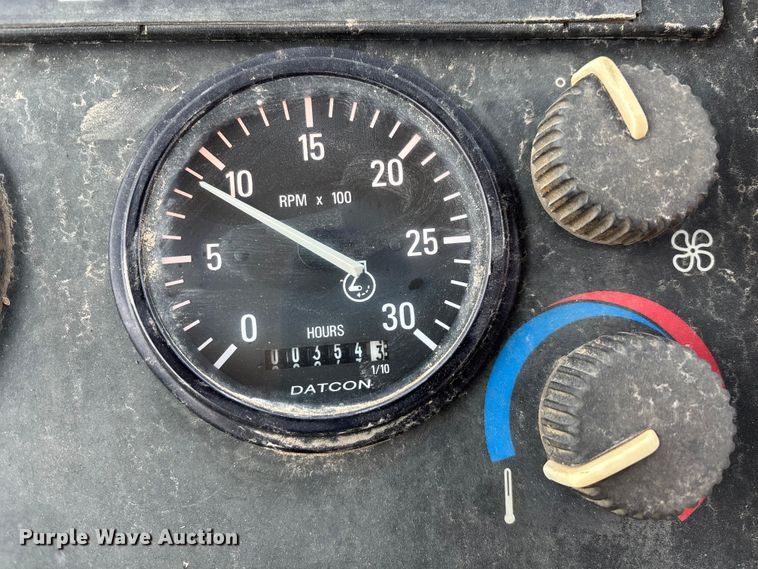 image for item ED2444 1999 John Deere 310E backhoe