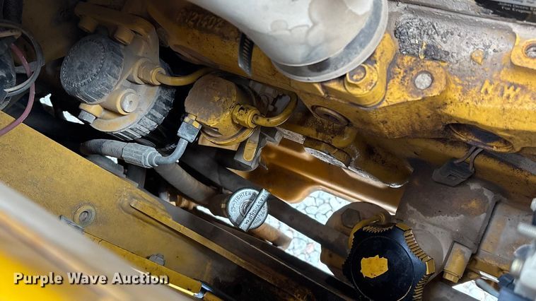 image for item ED2444 1999 John Deere 310E backhoe