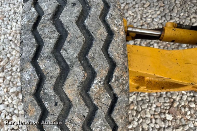 image for item ED2444 1999 John Deere 310E backhoe