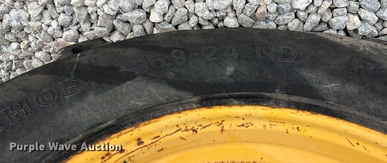 image for item ED2444 1999 John Deere 310E backhoe