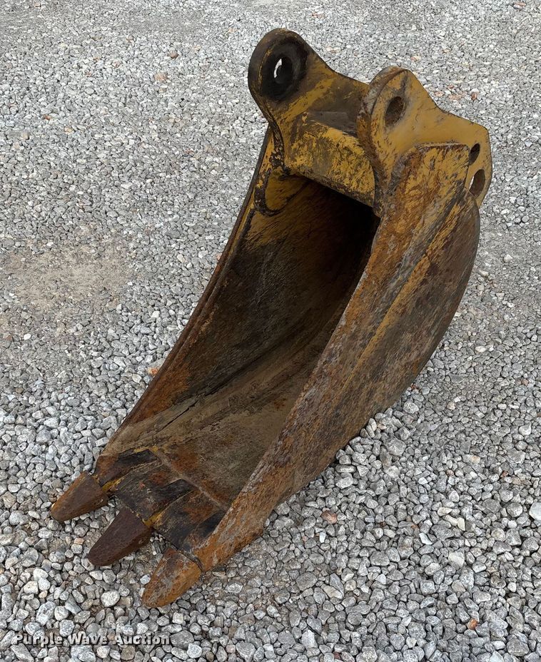 image for item ED2444 1999 John Deere 310E backhoe