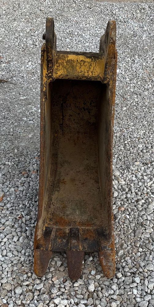 image for item ED2444 1999 John Deere 310E backhoe