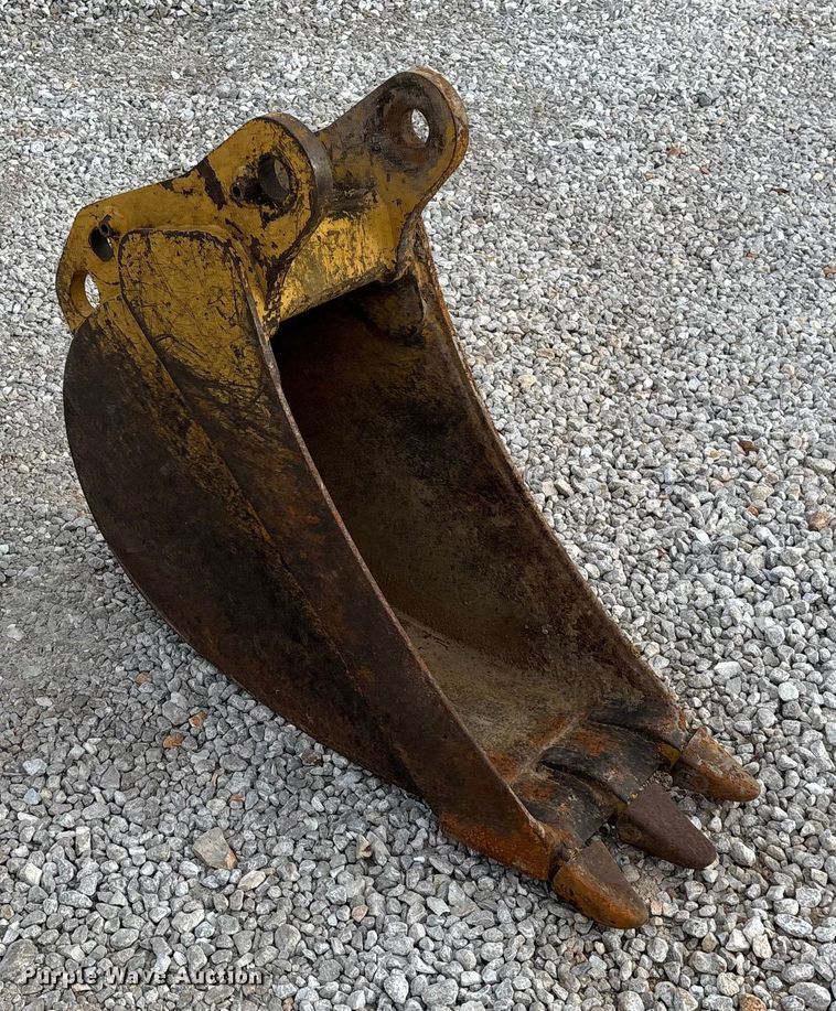 image for item ED2444 1999 John Deere 310E backhoe