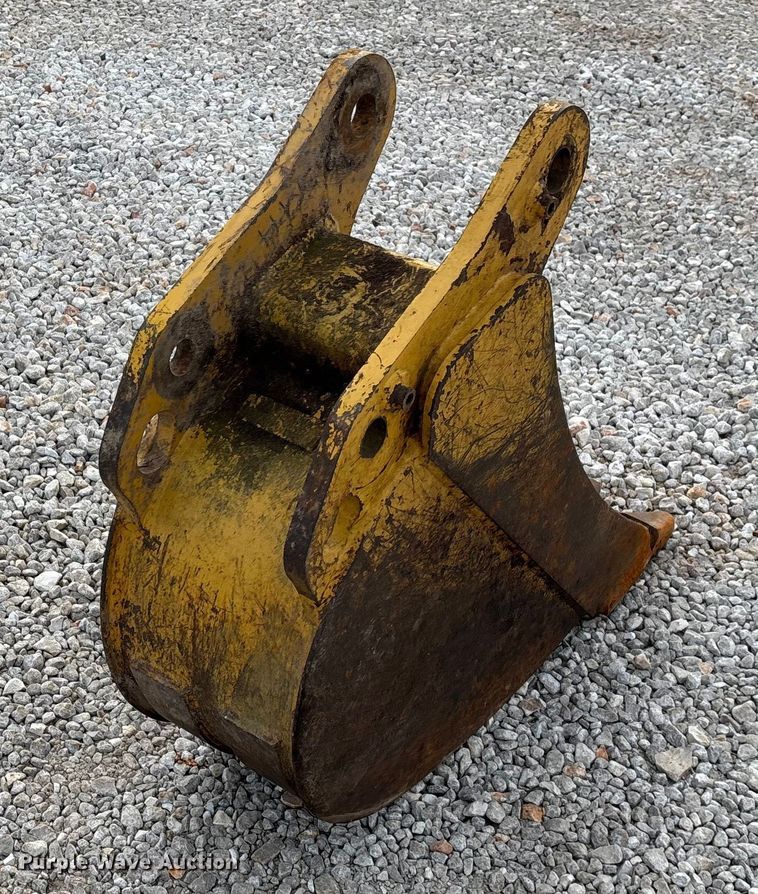 image for item ED2444 1999 John Deere 310E backhoe
