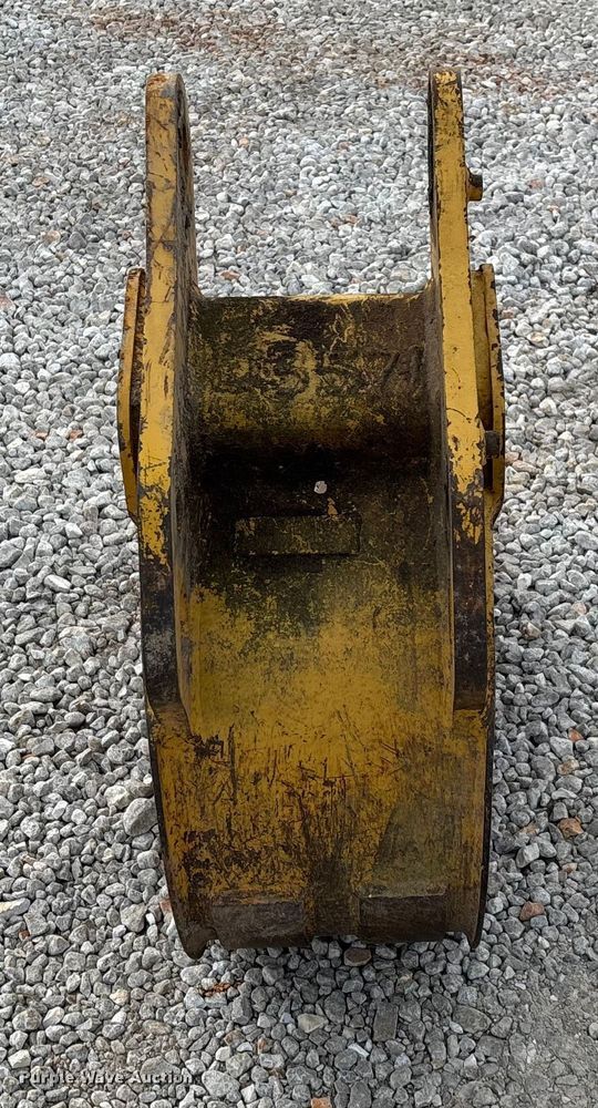 image for item ED2444 1999 John Deere 310E backhoe