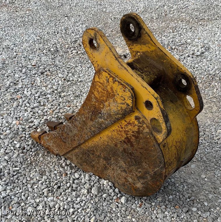 image for item ED2444 1999 John Deere 310E backhoe