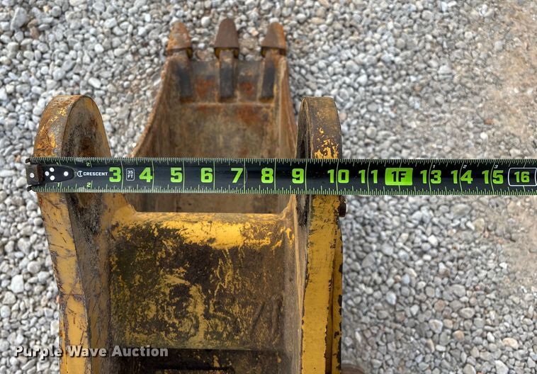 image for item ED2444 1999 John Deere 310E backhoe