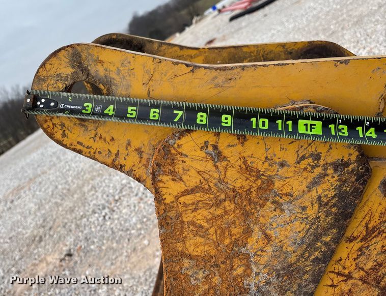 image for item ED2444 1999 John Deere 310E backhoe