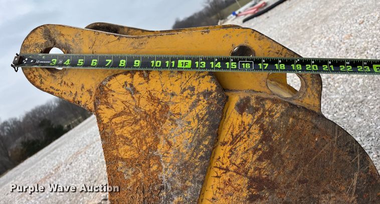 image for item ED2444 1999 John Deere 310E backhoe