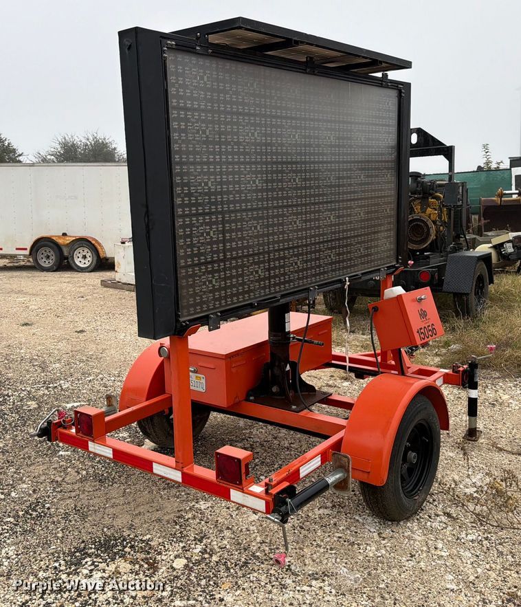 image for item ED5041 2017 Hi-Way Safety message board trailer