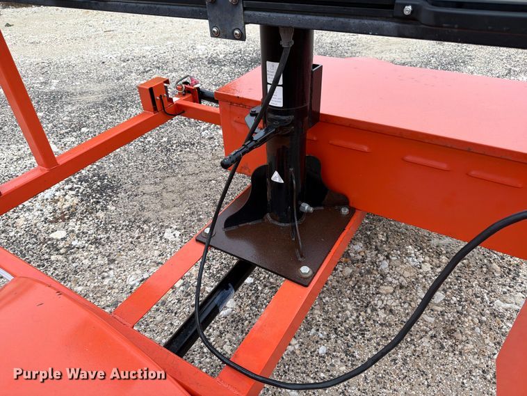 image for item ED5041 2017 Hi-Way Safety message board trailer