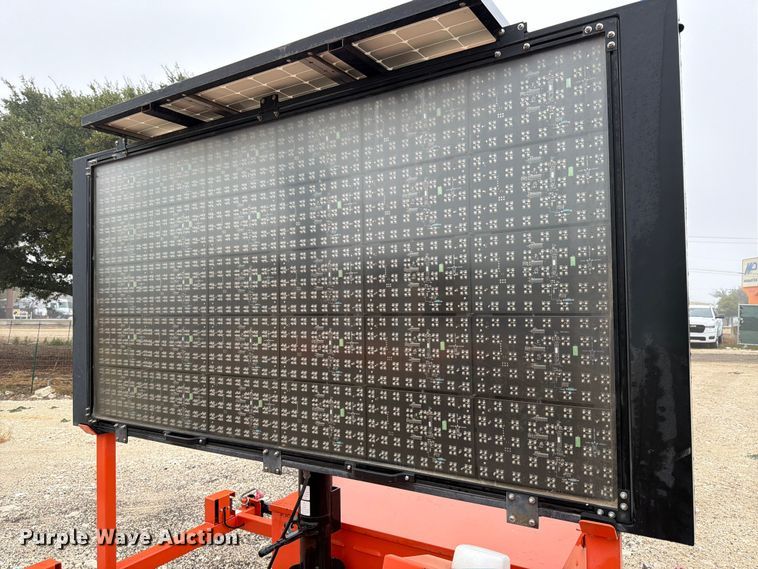 image for item ED5041 2017 Hi-Way Safety message board trailer