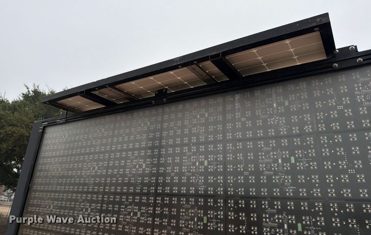 image for item ED5041 2017 Hi-Way Safety message board trailer