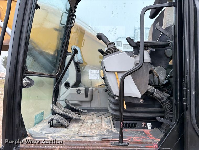 image for item ED5044 2015 Caterpillar 323F L excavator