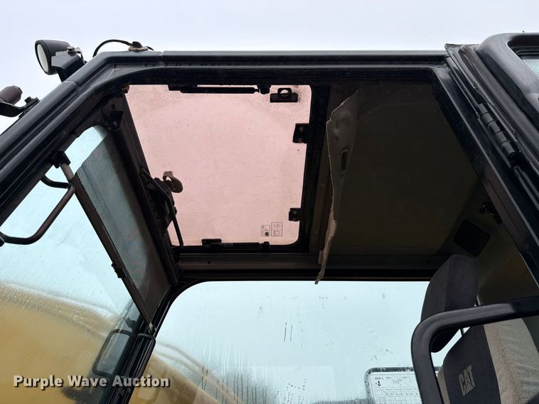 image for item ED5044 2015 Caterpillar 323F L excavator