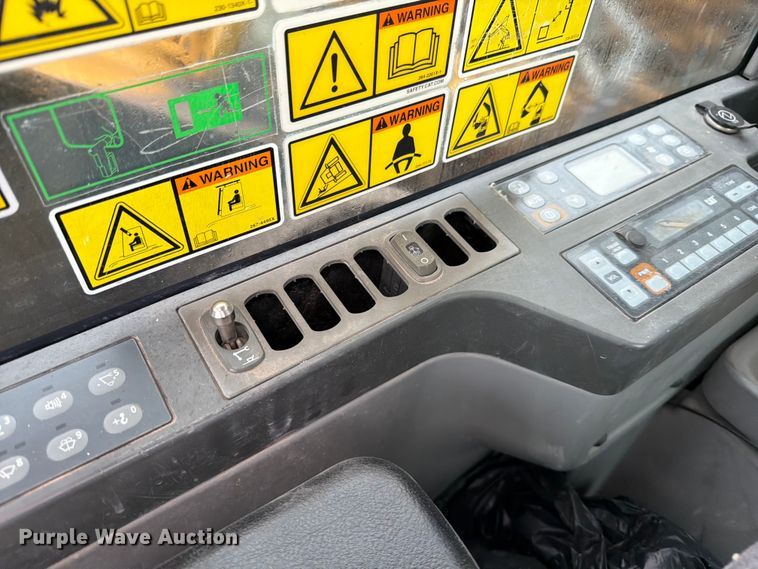 image for item ED5044 2015 Caterpillar 323F L excavator