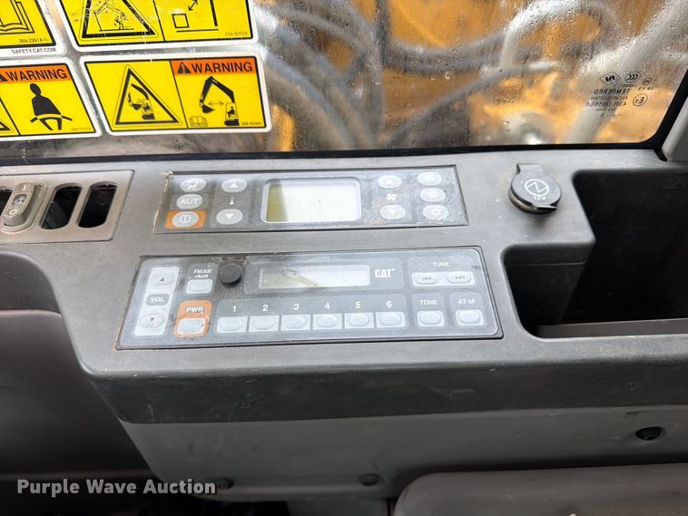 image for item ED5044 2015 Caterpillar 323F L excavator