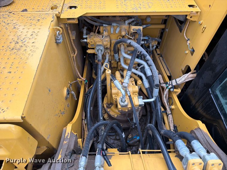 image for item ED5044 2015 Caterpillar 323F L excavator