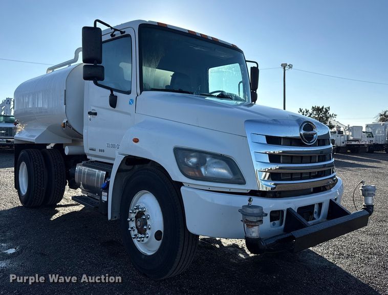 image for item EG1790 2018 Hino 338 tank truck