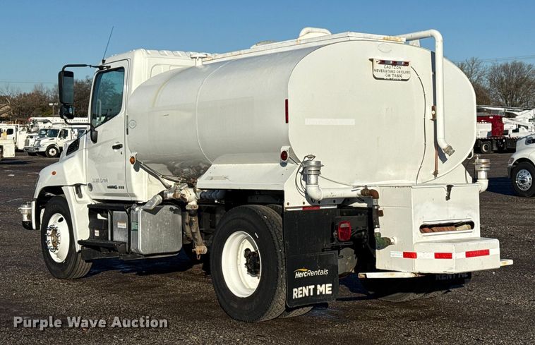 image for item EG1790 2018 Hino 338 tank truck