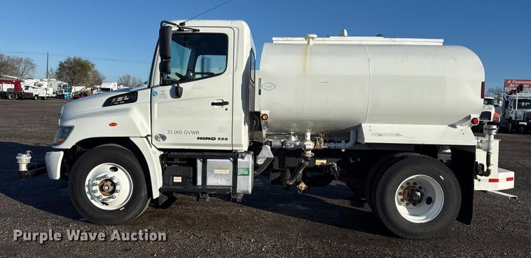 image for item EG1790 2018 Hino 338 tank truck